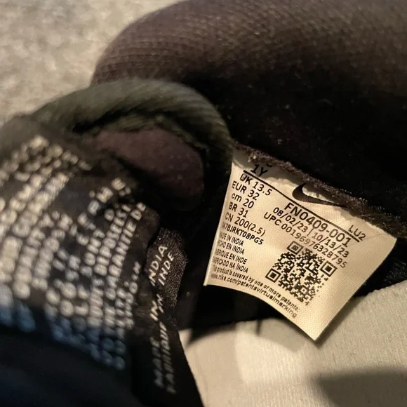 Nike Kids Black and White Floral Sneakers - Picture 4 of 7